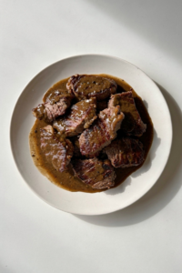 Easy Weeknight Steak Tips and Gravy